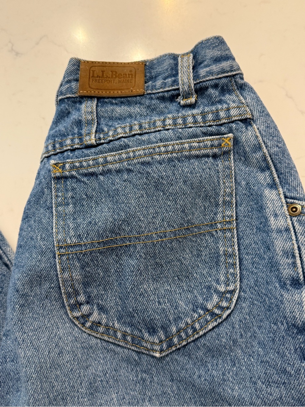 L.L.Bean Vintage High Rise Mom Jeans Size 10 Petite - Picture 2 of 4